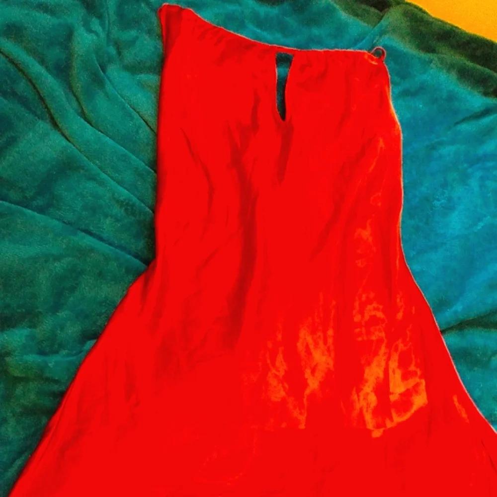 Women's vintage Avon red satin nighty Size S - Picture 2 of 4